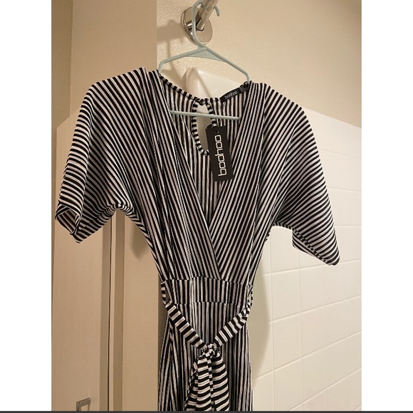 NEW Boohoo Maya Plunge Striped Culotte Jumpsuit - Picture 6 of 9